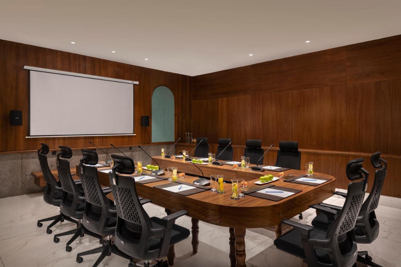 Uday Palace Navsari, A Member Of Radisson Individuals ภายนอก รูปภาพ