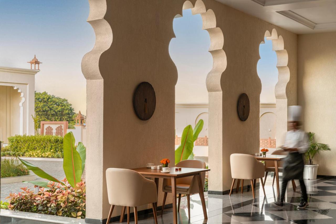 Uday Palace Navsari, A Member Of Radisson Individuals ภายนอก รูปภาพ