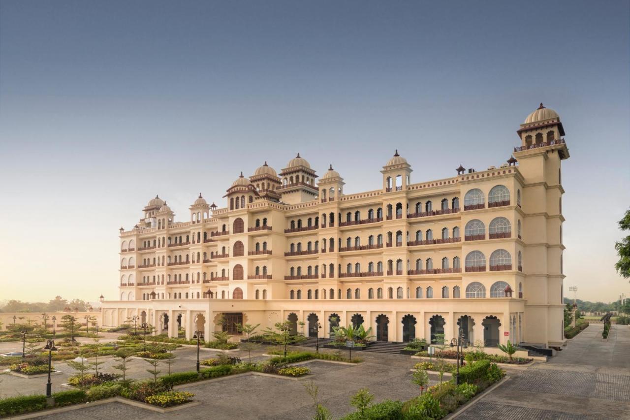 Uday Palace Navsari, A Member Of Radisson Individuals ภายนอก รูปภาพ
