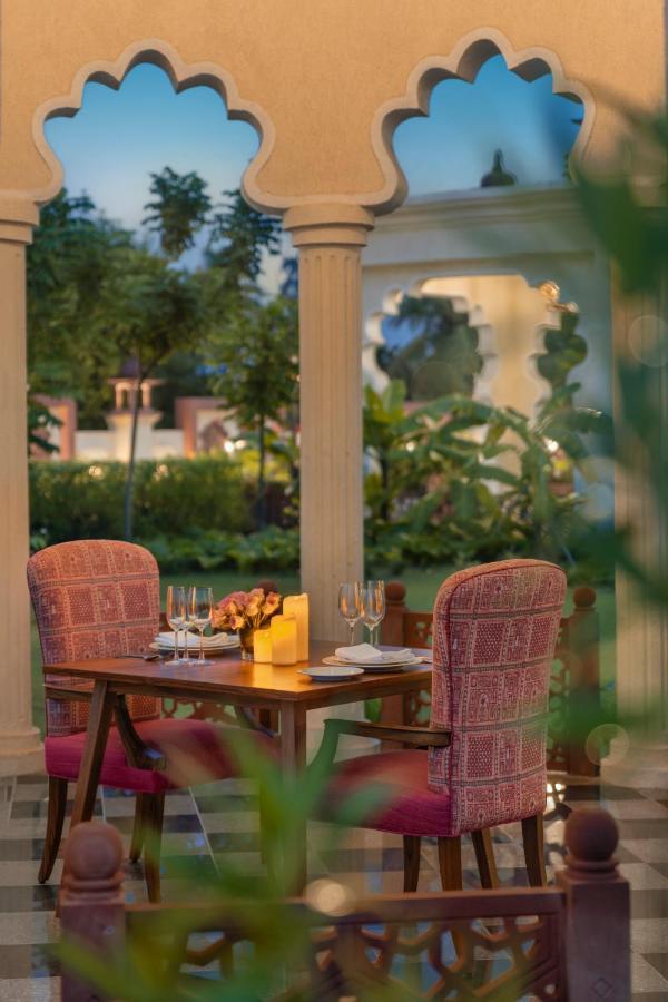 Uday Palace Navsari, A Member Of Radisson Individuals ภายนอก รูปภาพ