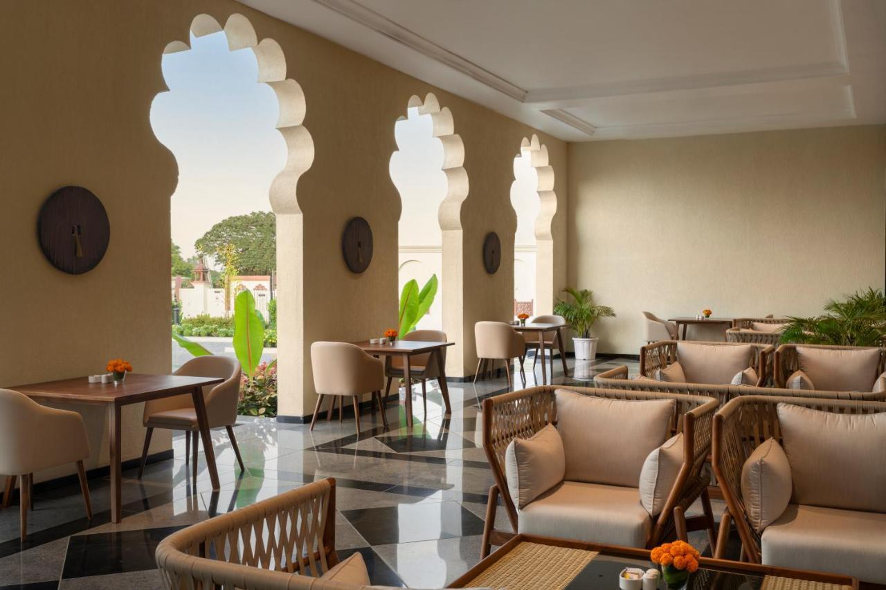 Uday Palace Navsari, A Member Of Radisson Individuals ภายนอก รูปภาพ