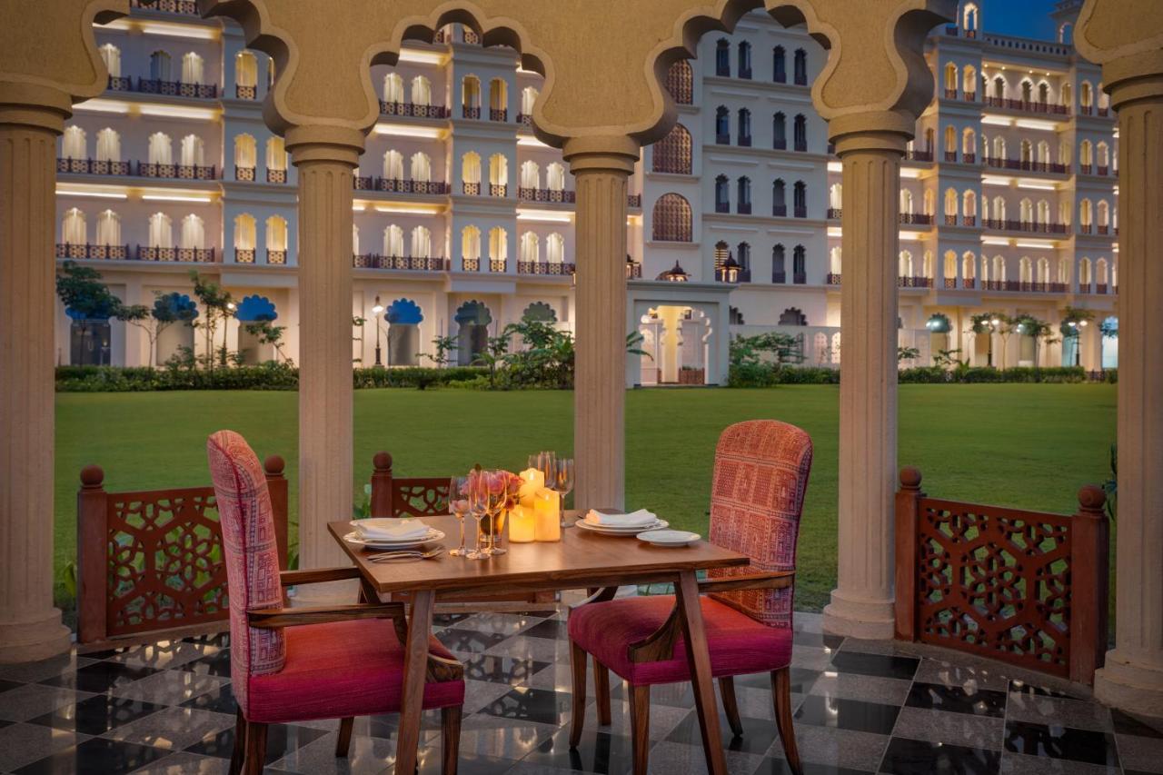 Uday Palace Navsari, A Member Of Radisson Individuals ภายนอก รูปภาพ